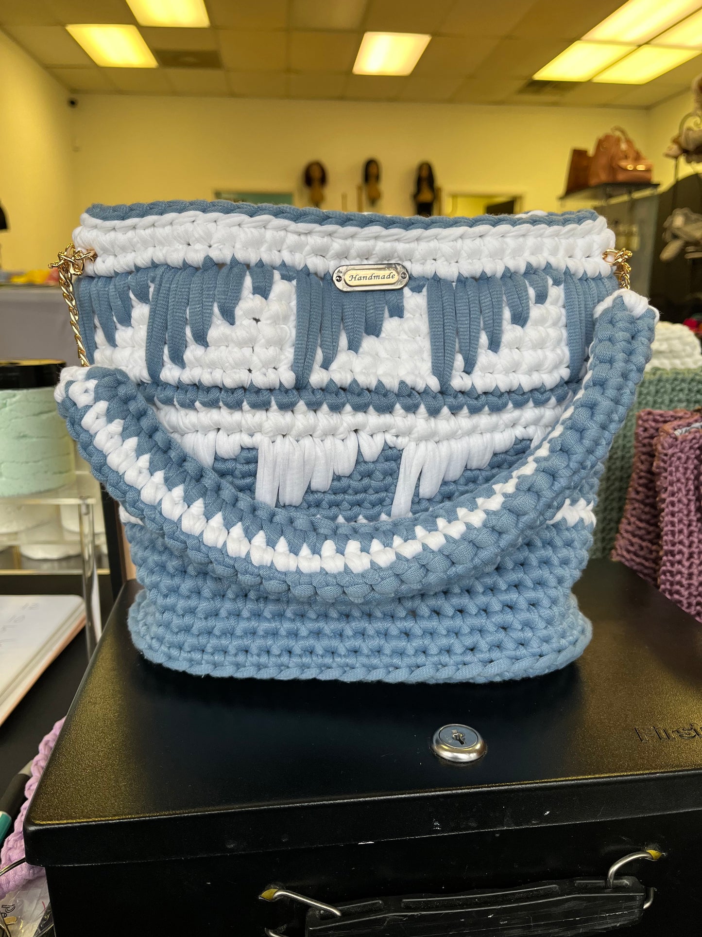 Crochet shoulder bag